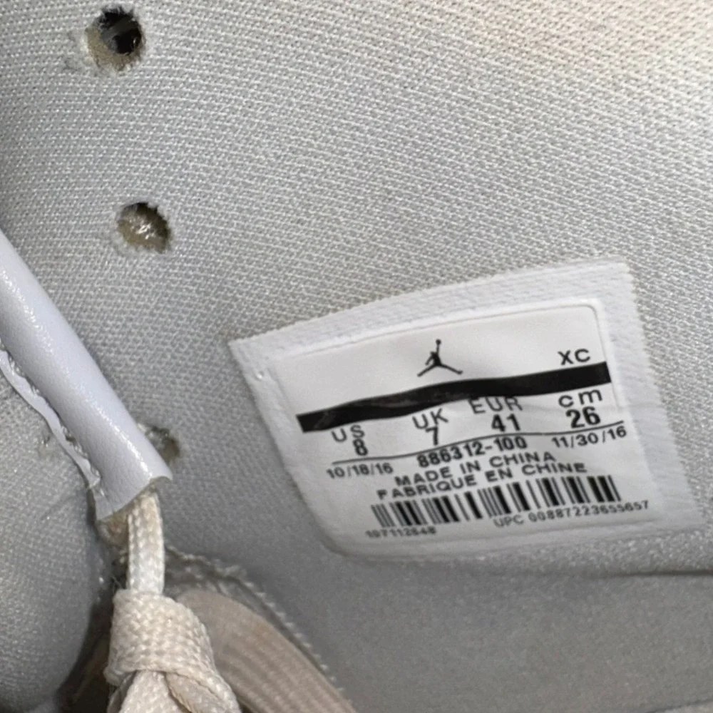 Nike Air Jordan Heritage All‎ White Basketball Sneakers Size 8 886312-100